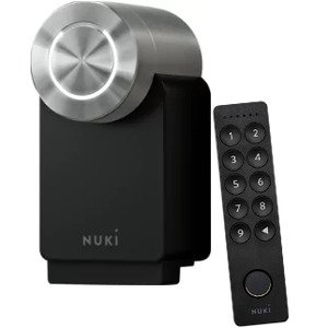 מערכת נעילה חכמה לדלת Nuki Smart Lock Pro 4th Generation בצבע שחור + קודן Nuki Keypad 2.0
