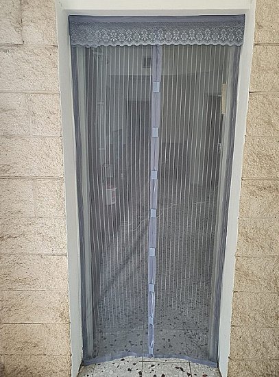 רשת לדלת נגד יתושים וזבובים עם מגנטים Bpatent לבן