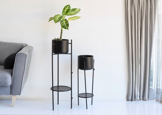 זוג עציצונים ממתכת עם מדף רשת StarShop - צבע שחור