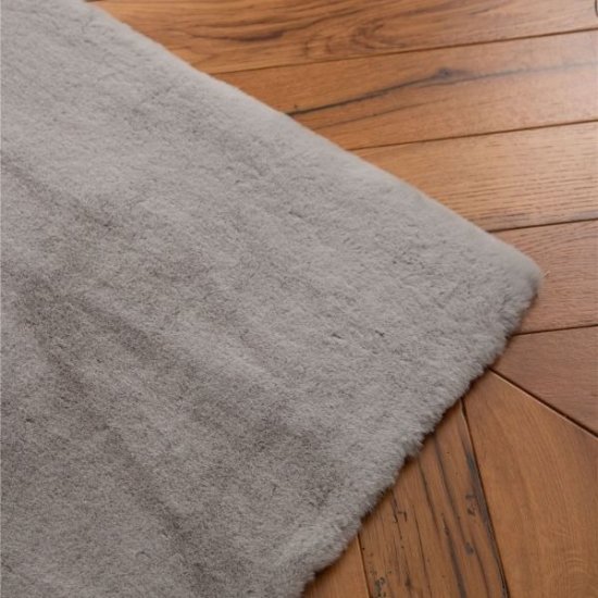 שטיח לרצפה 100x180 ס''מ דגם Chic מבית Vardinon - אפור